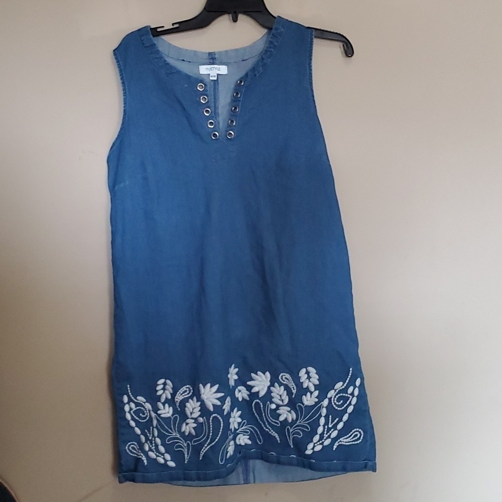 My style denium dress size medium $5 if buying 2 or more items